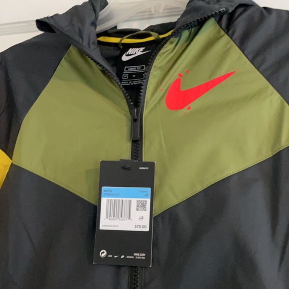 Nike Loose Fit Windbreaker - Picture 4 of 6